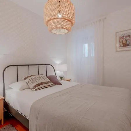 Typical Alfama Apartment, By Timecooler アパート *