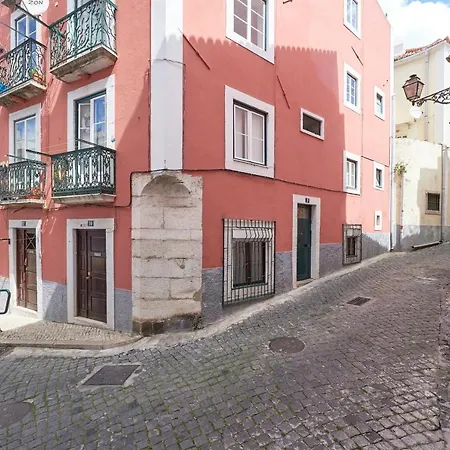 Typical Alfama Apartment, By Timecooler アパート リスボン